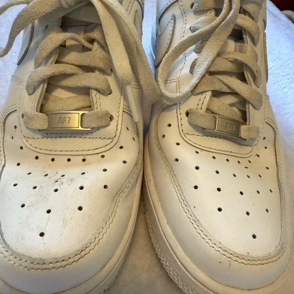 Nike Air Force 1 Women's Cream Sneakers - Picture 2 of 6